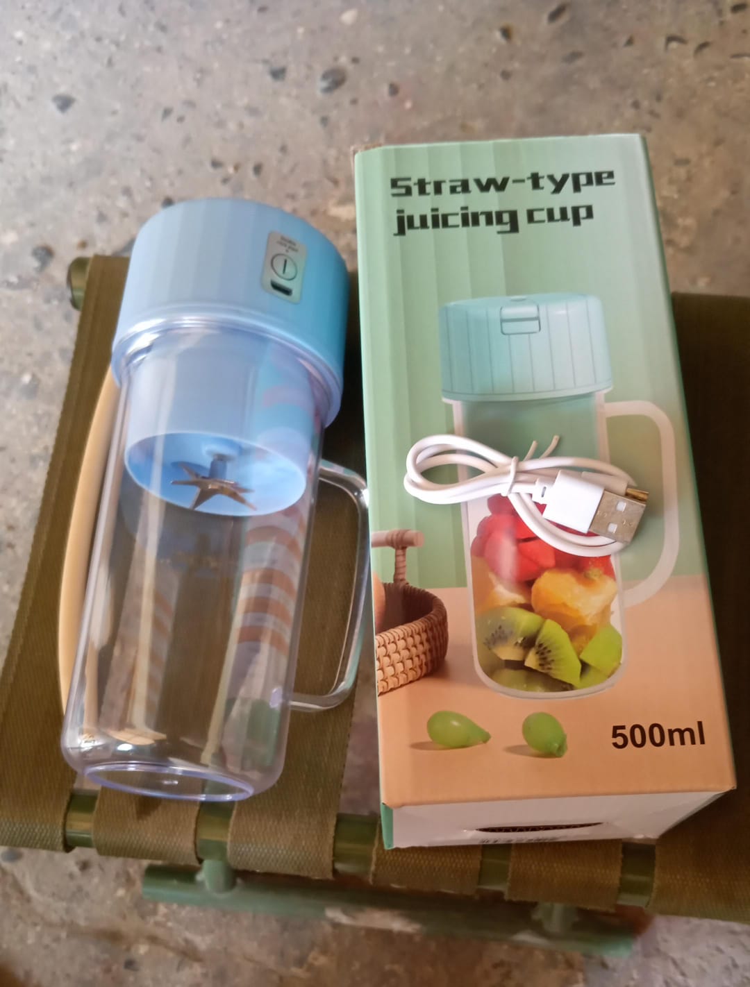 Portable Electric Juicer With Handle & Straw, USB Rechargeable 6 Stainless Steel Blades (500 ML) Portable Electric Juicer With Handle & Straw, USB Rechargeable 6 Stainless Steel Blades (500 ML)